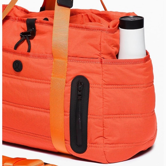 Dash All Day Duffel Bag 20L Brick Orange NWT - Picture 3 of 5